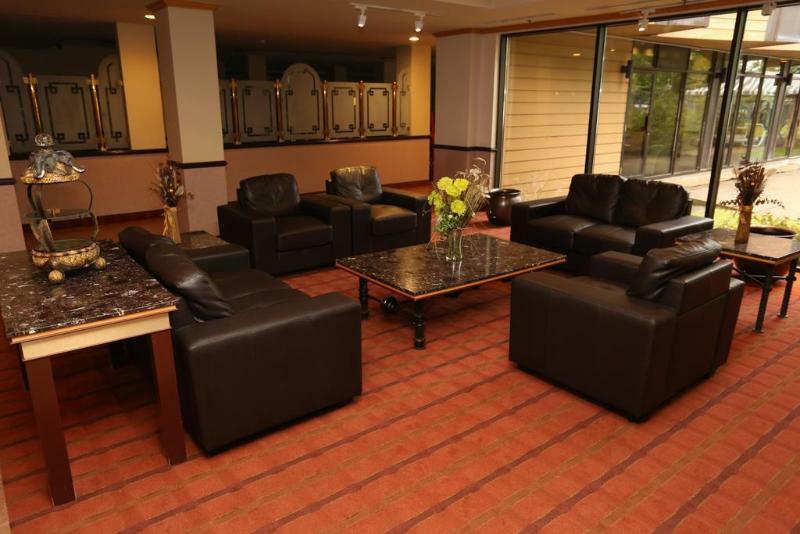 Hotels Gouverneur 리무스키 외부 사진