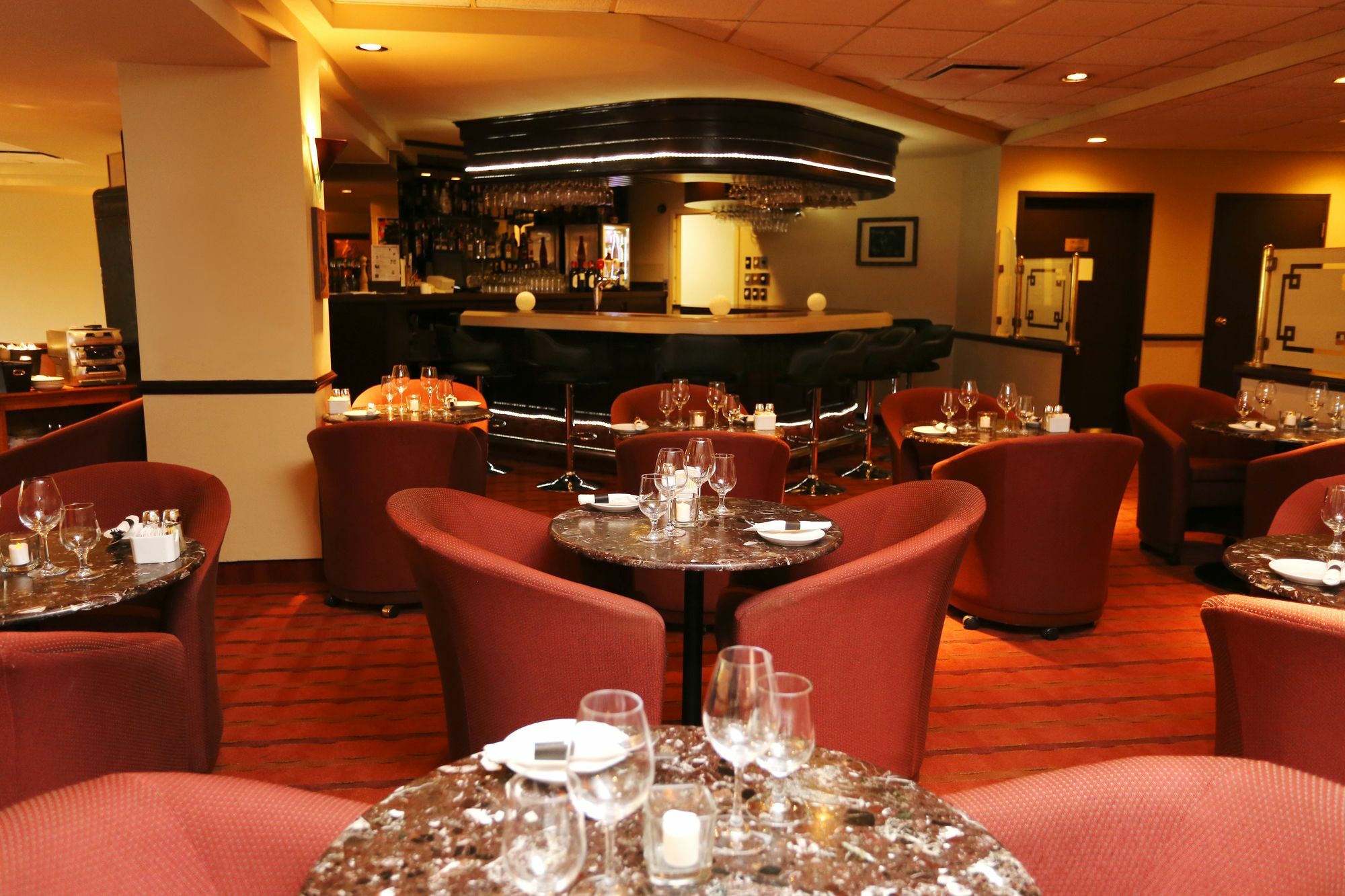 Hotels Gouverneur 리무스키 외부 사진